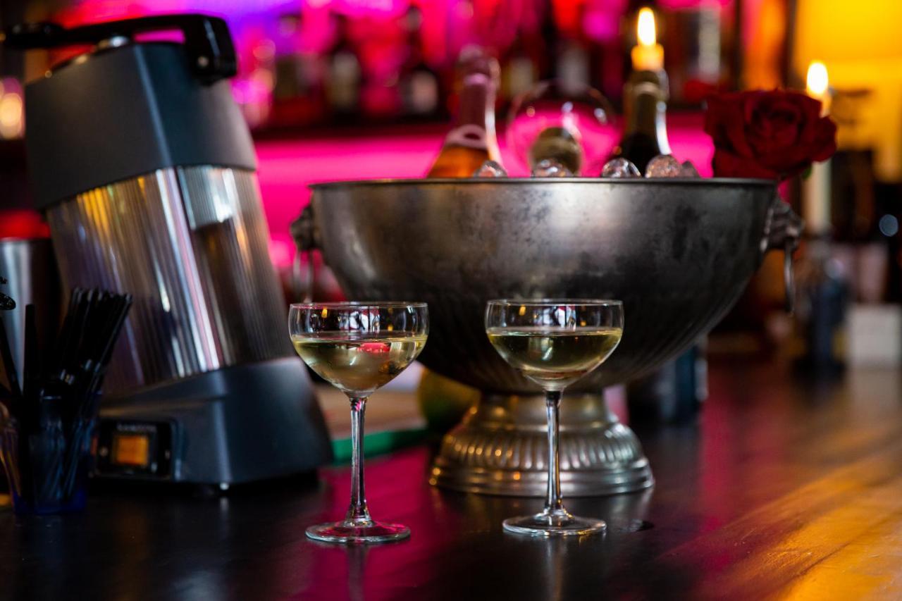 Amadeus Restaurant & Boutique Hotel ウェル エクステリア 写真