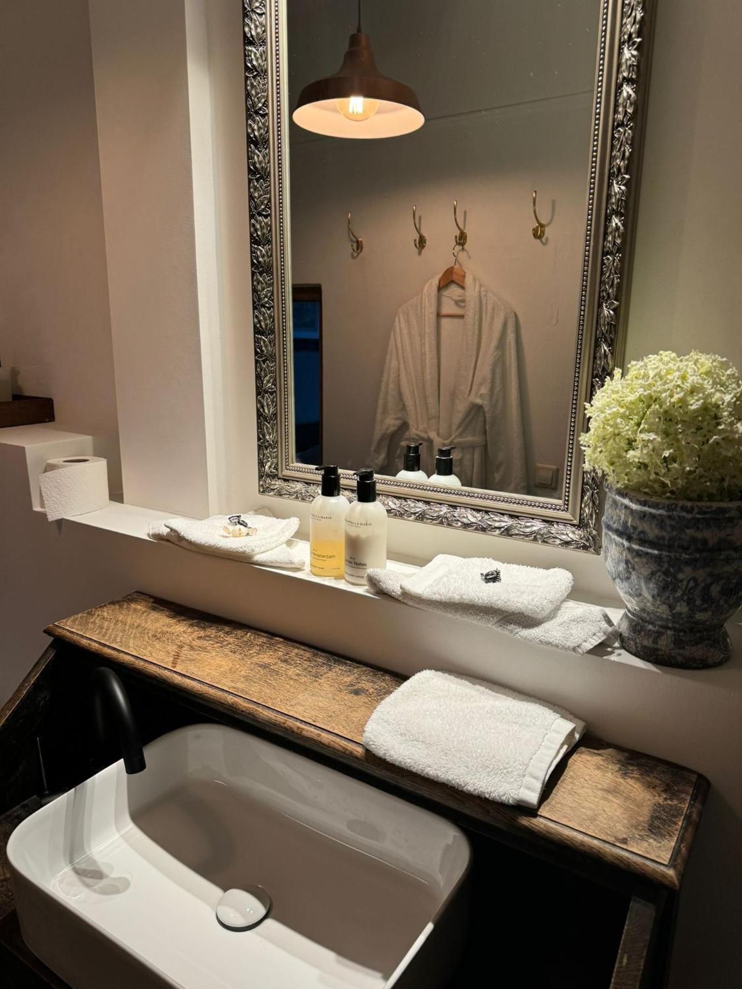 Amadeus Restaurant & Boutique Hotel ウェル エクステリア 写真
